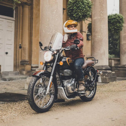 Cruising on the Royal Enfield Classic 350