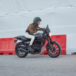 The Royal Enfield Hunter 350 is easy to ride thanks to it's short wheelbase and excellent ergonomics